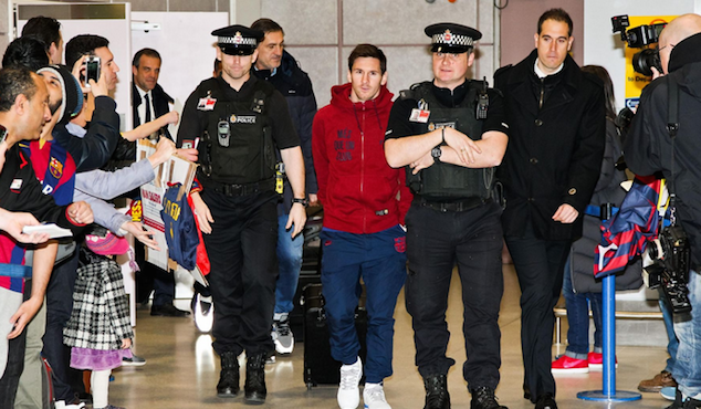 Messi arrived to Manchester hours after their reunion in Barcelona